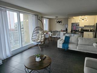 Smart Stylish Downtown Condo- 2 bedrooms - Saskatoon - 4