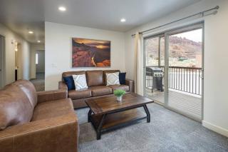 6E Family Friendly RedCliff Condo, POOL & HOT TUB - 1