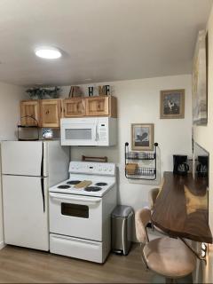 Riverside Retreat - Gold Bar - 2