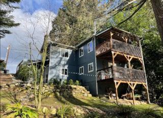 Riverside Retreat - Gold Bar - 4