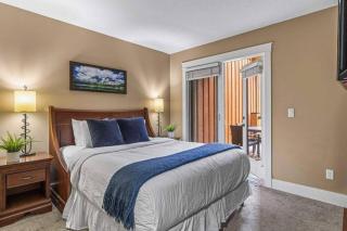 Gorgeous Mountain Condo - Hot Tub & Pool managed by Little Sister Getaways - 9