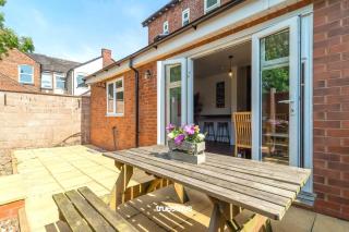 NEW Oakhill House by Truestays - 5 Bedroom House in Stoke-on-Trent - Trent Vale - 2