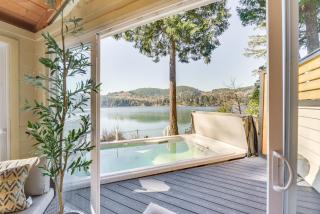 Waterfront Washington Getaway with Hot Tub and Deck! - Olympia - 9