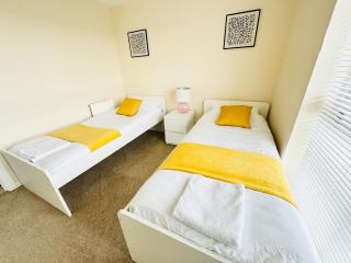 Modern 2-Bedroom Apartment - Bristol - 6