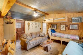 Cozy Riverfront Cabin about 2 Mi to Main Street Hardy - Hardy - 7