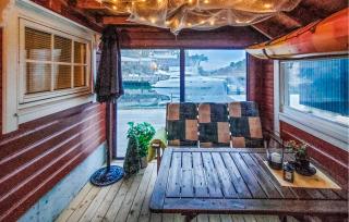 3 Bedroom Cozy Home In Lepsøy - Lepsøy - 1