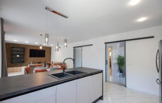Nice Home In Pucisca With Jacuzzi - Pučišća - 9