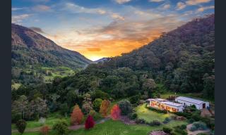Private luxury in the mountains with running creek - 0