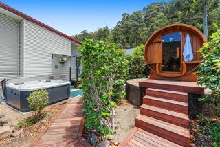 Private luxury in the mountains with running creek - 2