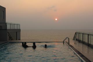 Airport Luxury Ocean Condos - Negombo - 0