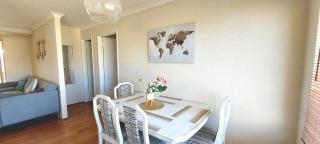Beach Apartment#2 for 2 ADULTS ONLY, self-contained - Singleton - 4