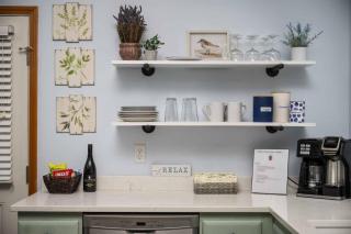 Beach Bungalow - Rockaway Beach - 5
