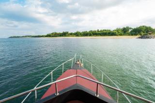 Queen Ruizi Private Yacht Charter - Pesanggaran - 2