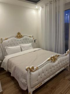 Attractive Room - 6 - 0