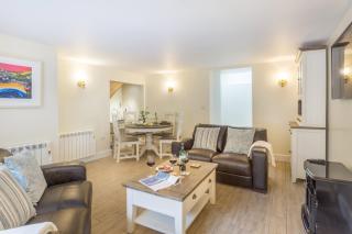 Maelfa Crannog Isaf Llangrannog - 9