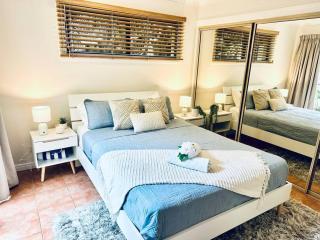 Beach Bliss Apartment- SeaViews-Wifi-Pool-Bbq - 6