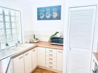 Beach Bliss Apartment- SeaViews-Wifi-Pool-Bbq - Airlie Beach - 4