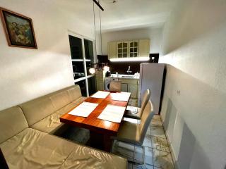 2 Bedroom Apartment with Garage - 1