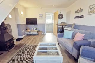 WILLOW SNUG - Trearddur Bay COSY apartment - 7