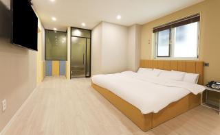 Doan Pool villa & Kids Hotel - Busan - 4