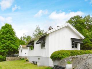 5 person holiday home in LYSEKIL - 5