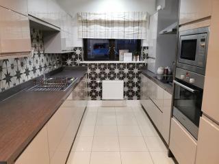 Riverside Cockatoo's Cottage Charming 3 Bed Retreat for up to 10 Guests - Stockton-on-Tees - 1