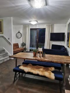 Riverside Cockatoo's Cottage Charming 3 Bed Retreat for up to 10 Guests - Stockton-on-Tees - 2