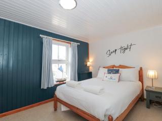 Stones Throw - Lymington - 2