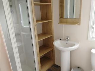 Seal Bay Resort - Pet Friendly 3 Bed 8 birth Family Owned Caravan, Selsey - 3