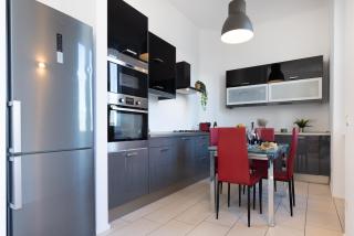 Nam House & Posto Auto - Milão - 2