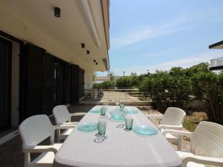 Apartamento renovado a 20m de la playa en Roses con terraza y parking - ES-228-124 - Roses - 0