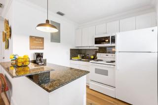 The Yellow Submarine @Sailboat Bend - 5