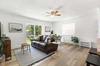 Bright and Spacious 2 BR Apartment - 9