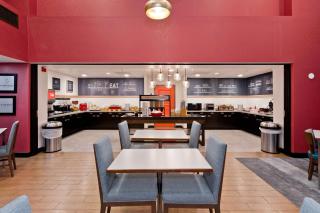Hampton Inn & Suites Palm Desert - 1