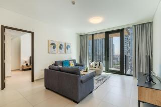 Chic 2BR in BVLD Heights, Walk to Top Attraction - Allsopp&Allsopp - Dubai - 0