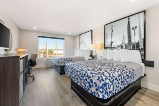 Super 8 by Wyndham Orlando Near Florida Mall - Orlando - 1