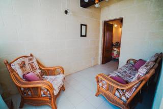 Villa Getaway with Private Pool - Sannat - 4
