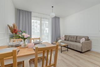 Cozy Apartment Orawska with Balcony by Noclegi Renters - Cracovia - 5