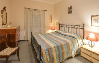 2 Bedroom Stunning Apartment In Genova - 7