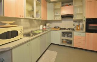 2 Bedroom Stunning Apartment In Genova - 3