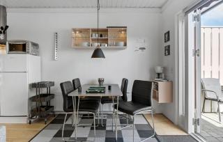 2 Bedroom Cozy Apartment In Aakirkeby - Åkirkeby - 6