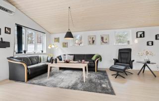 Holiday Home Strandbyskoven Nexø Iii - Bedegård - 7