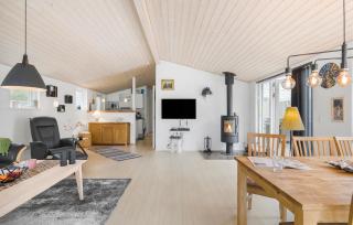 Holiday Home Strandbyskoven Nexø Iii - Bedegård - 4