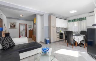 Lovely Apartment In Rijeka - Rijeka - 6