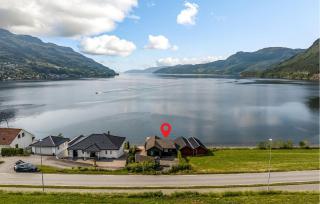 3 Bedroom Beach Front Apartment In Sandeid - 3