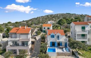 3 Bedroom Lovely Home In Murter - 8