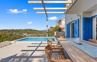 3 Bedroom Lovely Home In Murter - 1