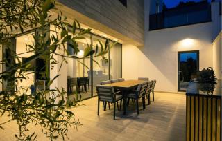 Amazing Home In Komarna - Komarna - 6