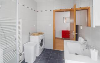 1 Bedroom Awesome Apartment In Nova Vas - 7