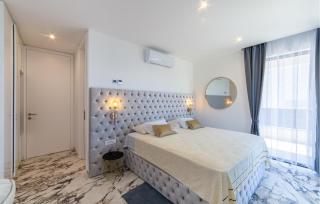 Amazing Home In Komarna - Komarna - 2